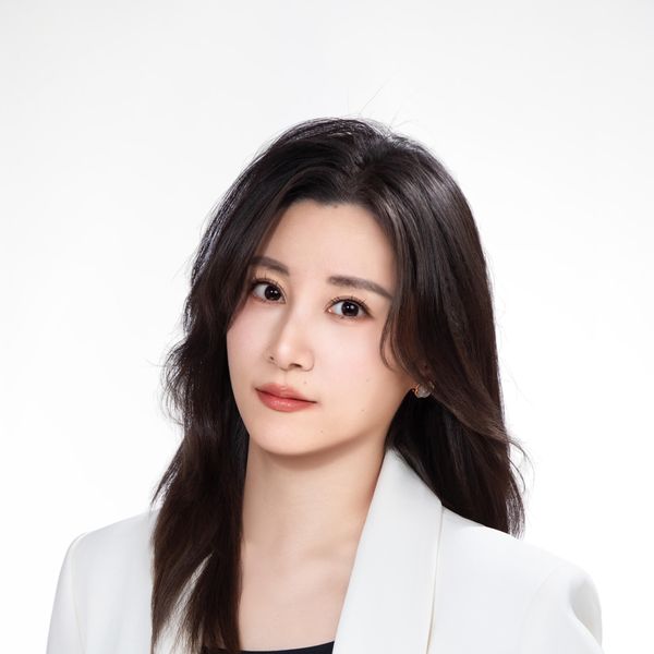 Tingting Wang, Associate